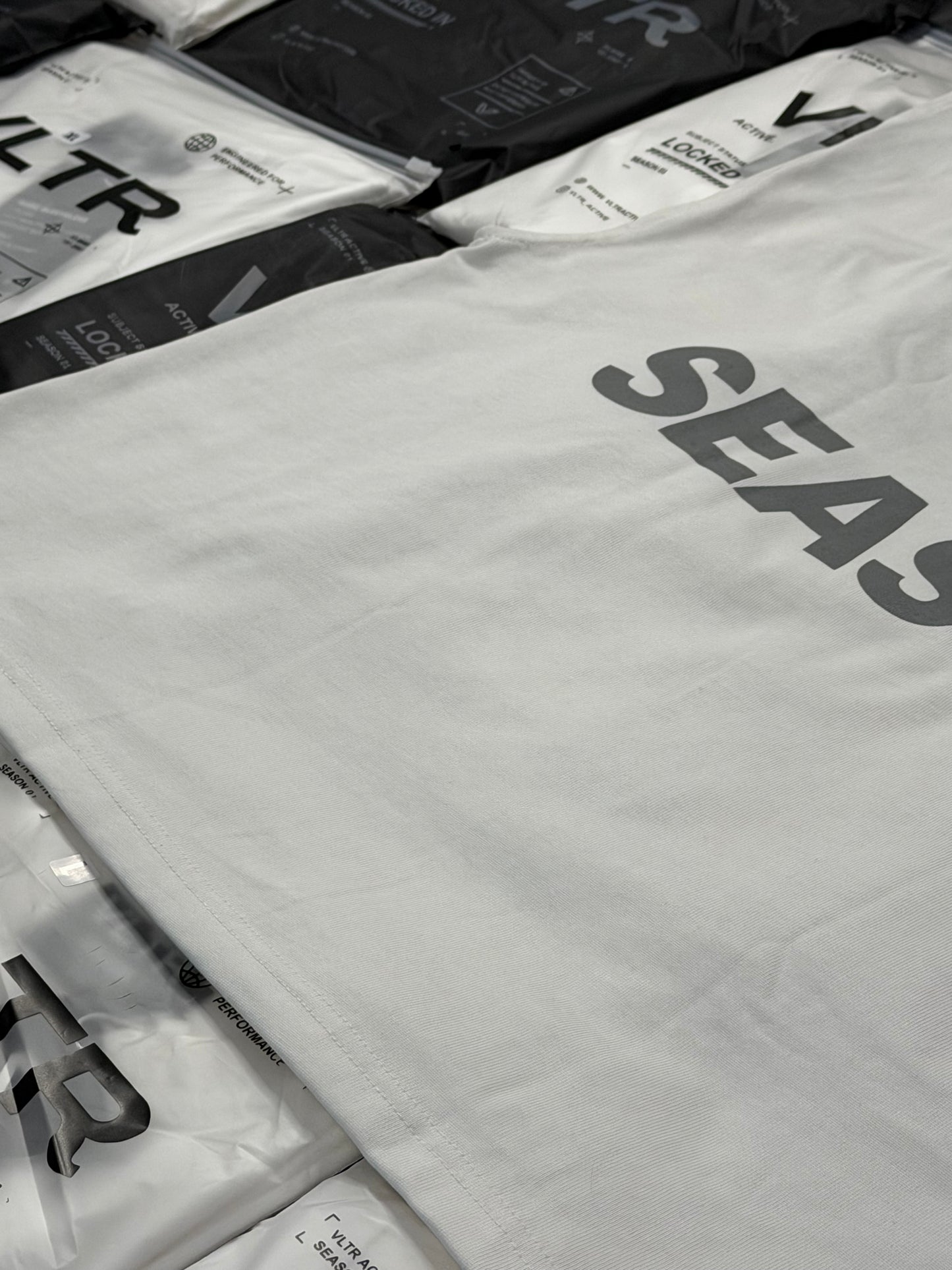 “WAKE” Sleeveless (VOID WHITE)