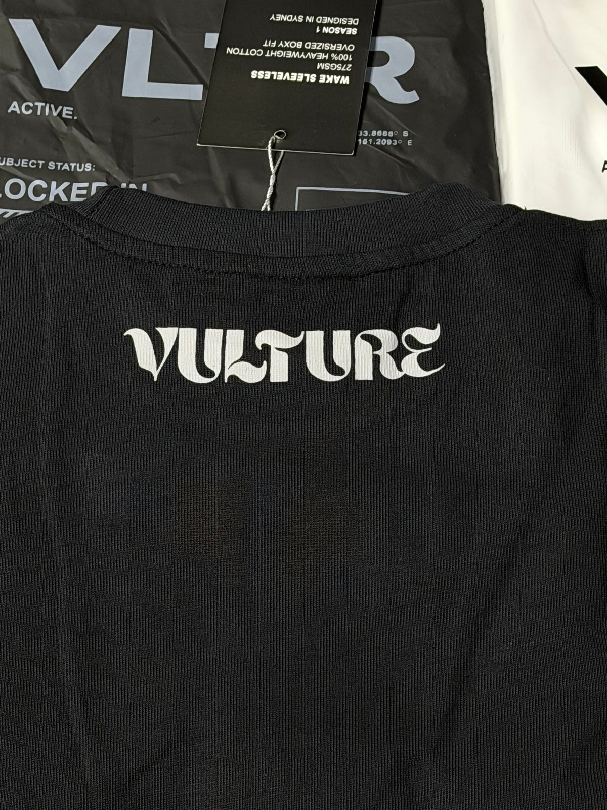 “WAKE” Sleeveless (ABYSS BLACK)